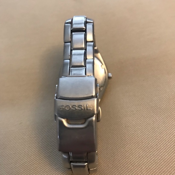 Fossil Watch ⏱ - Picture 3 of 5